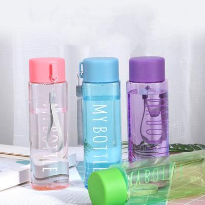 Kamp için Saplı 500ml Spor Şişesi Büyük Kapasiteli Düşmeye Dayanıklı Taşınabilir Kare Su Kupası