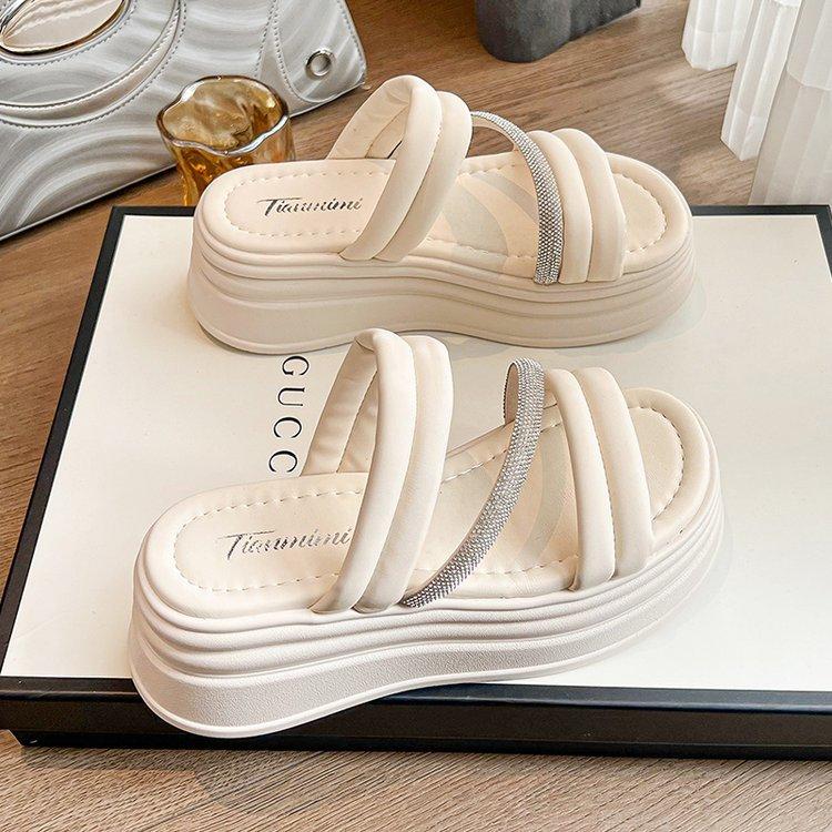 2024 Spring and Summer New Korean Version of Muffin Tide with Cool Slippers High Sense Fashion Thick Bottom Wedge Casual Sandals Women