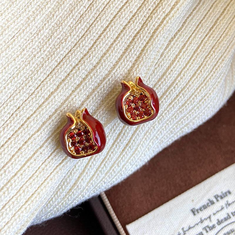 Retro Hong Kong style sweet red zircon dripping oil apple earrings light luxury studs exquisite earrings women
