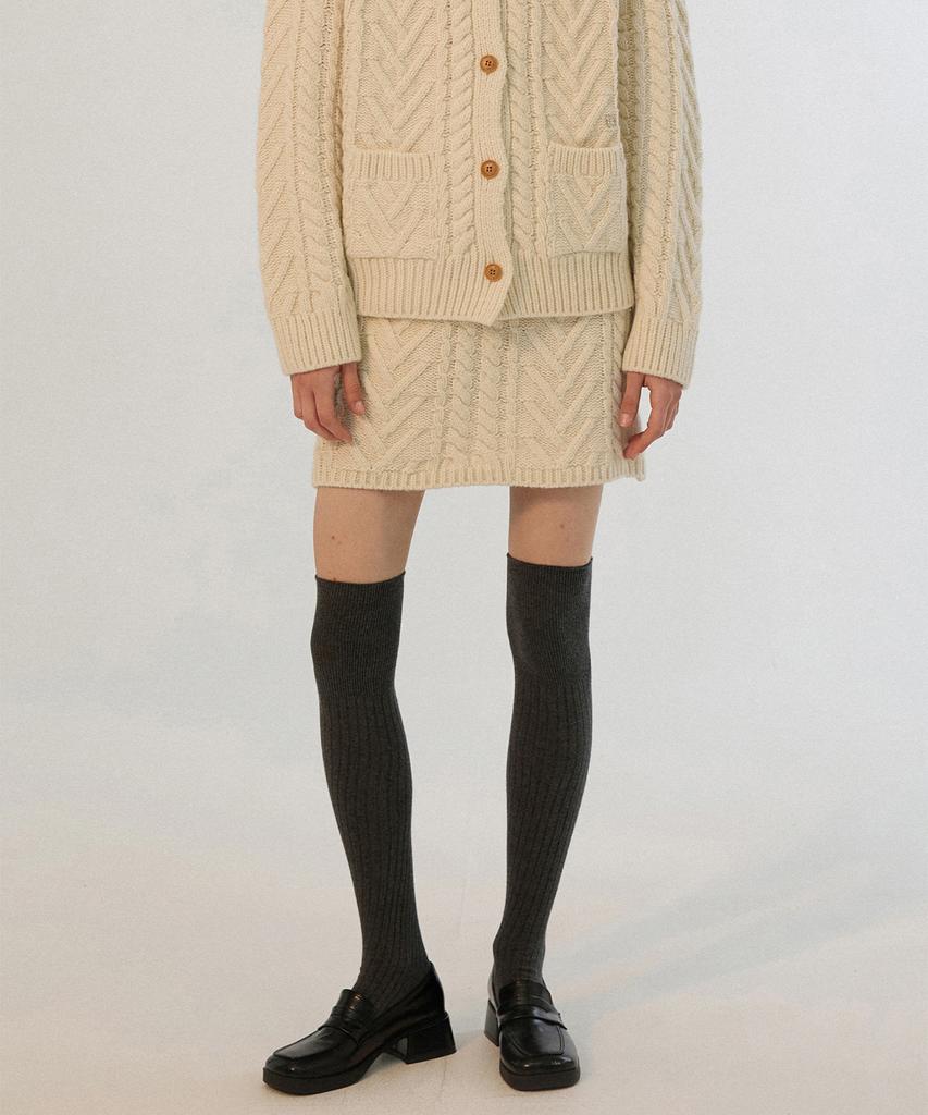 Sseomweeobeoteo Colleen Cable Knit Skirt - Ivory