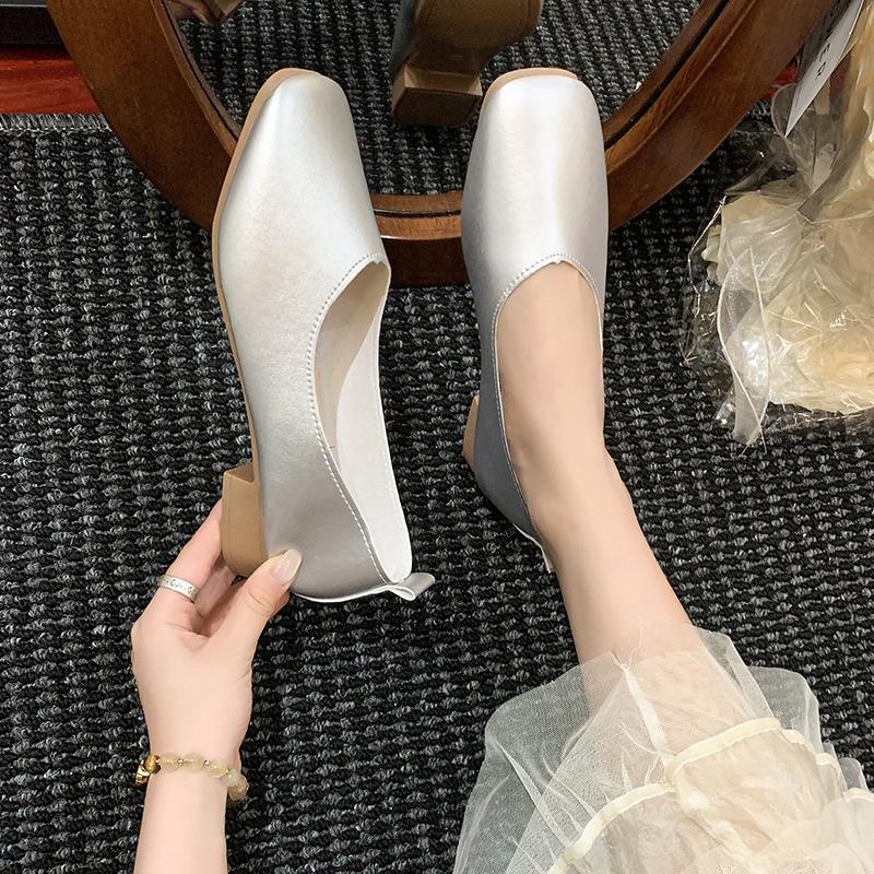 Fashion Plus Size New Popular Women Flats Slip on Flat Shoes Candy Color Woman Boat Shoes Black Loafers Faux Suede Ladies Ballet Flats