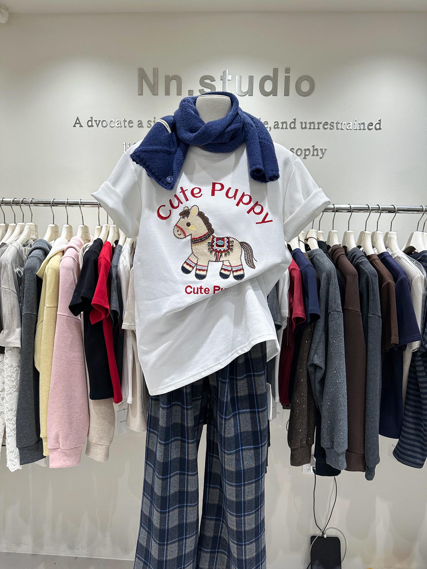 

Женская футболка XL с вышивкой Год Лошади - Осень/Зима 2XL белый