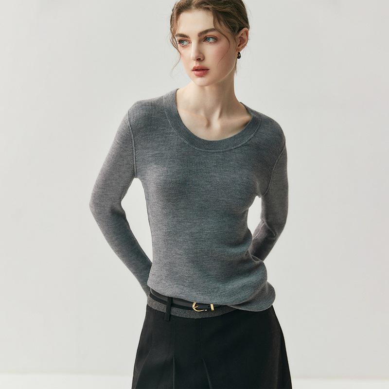 

100% Wool Slim Fit U-Neck Seamless Knitted Sweater Extra Large