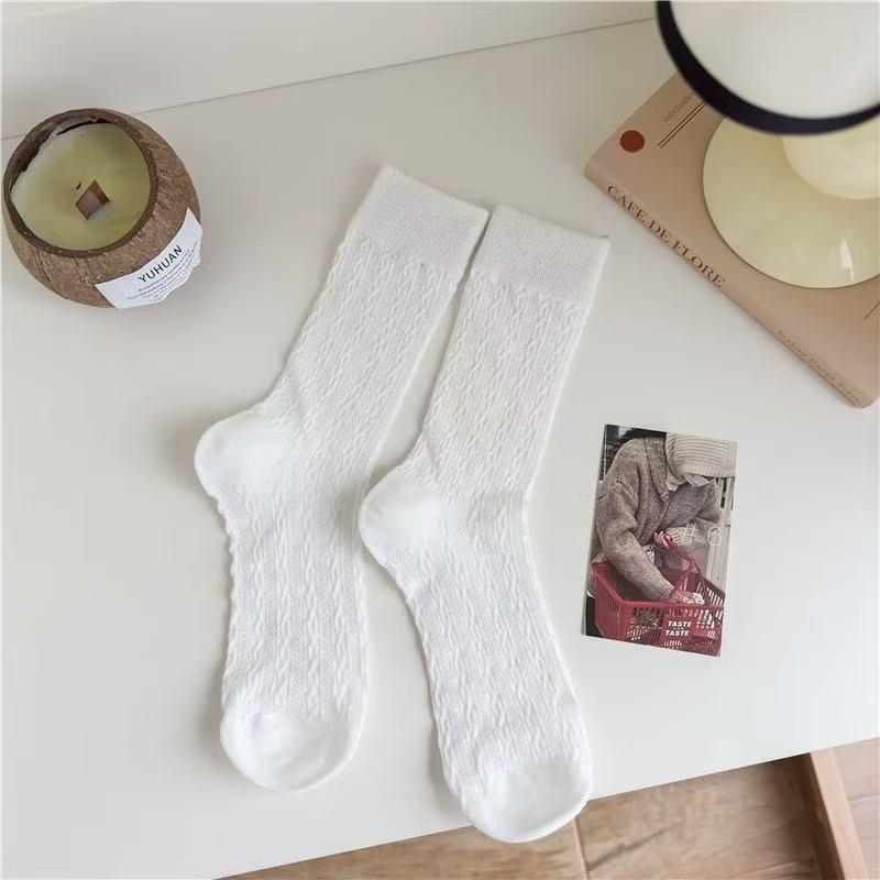 Female Spring and Summer Thin Style Pure Cotton Hemp Medium Tube Moon Cotton Socks