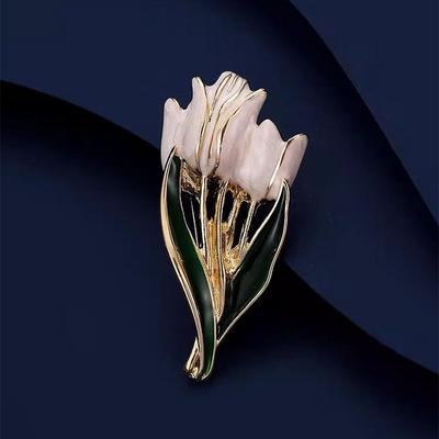 Retro Magnolia Brooch High-End Female Elegance Temperament Enamel Corsage High-End Pin Suit Accessories