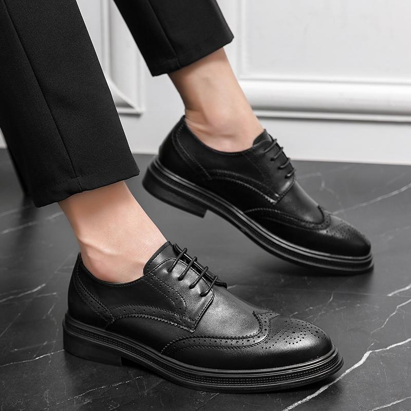 Fashion Classic Brown Men's Brogue Shoes Low Top Lace Up Men's Business Leisure Shoes Versatile Commuting Work Shoes Free Delivery