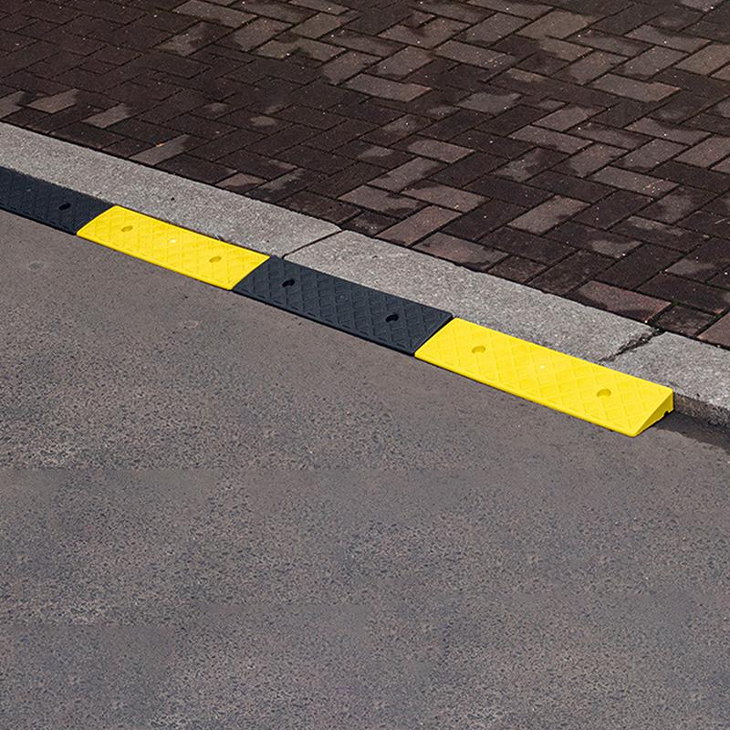 Universal Plastic Threshold Ramp 30/40/50mm - Anti-Slip Ramp for Wheelchairs, Bikes & Cars, Smooth Transition Design