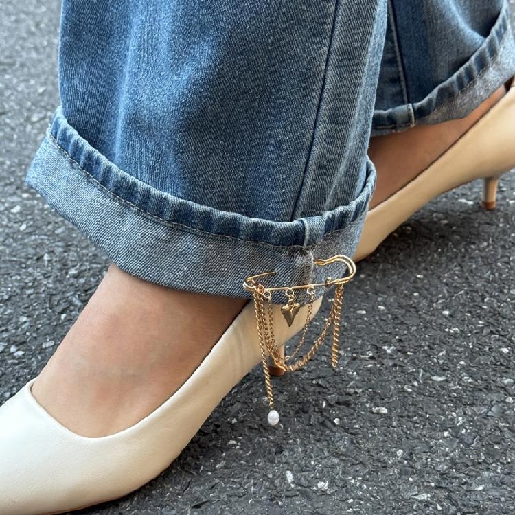 Elegant Metal Chain Tassels Brooch Badge With Layered Effect For Adding Flair To Coats Bags And Various Garments