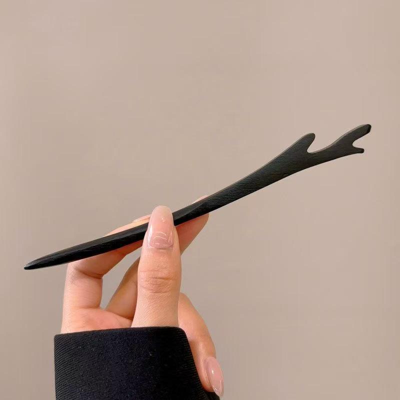 Sandalwood Women's Hairpin: Elegant Modern-Chinese Style Wooden Updo Stick