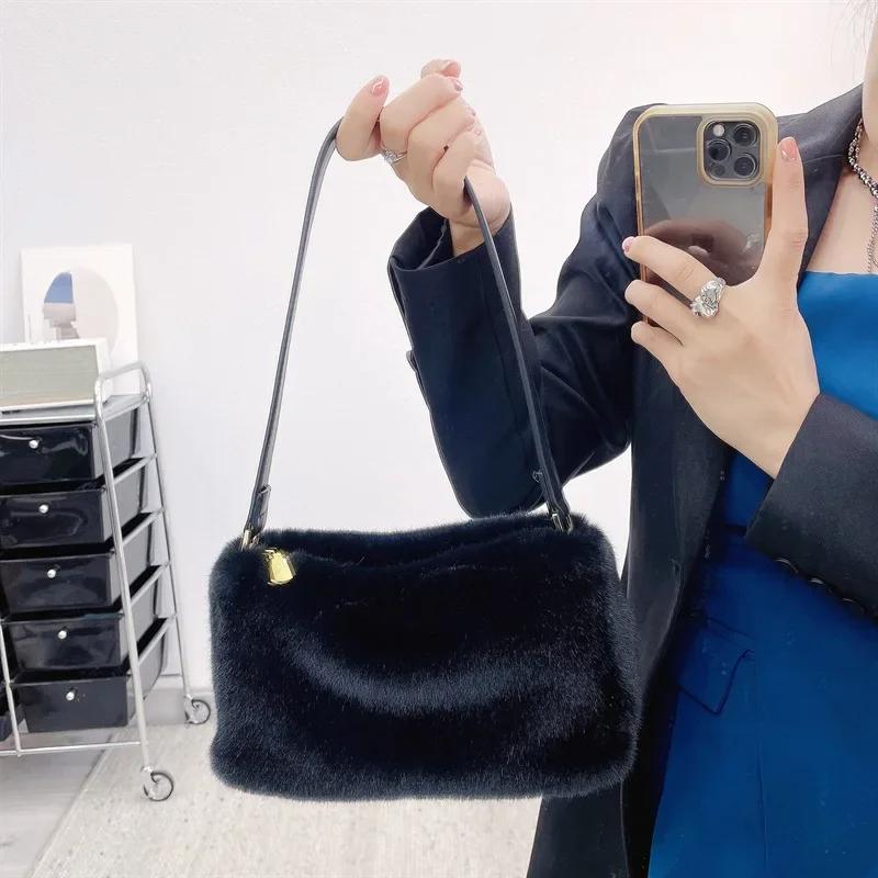 Winter Casual Portable Women's Plush Shoulder Bags Simple Commuter Ladies Furry Underarm Bag Versatile Faux Fur Female Handbags