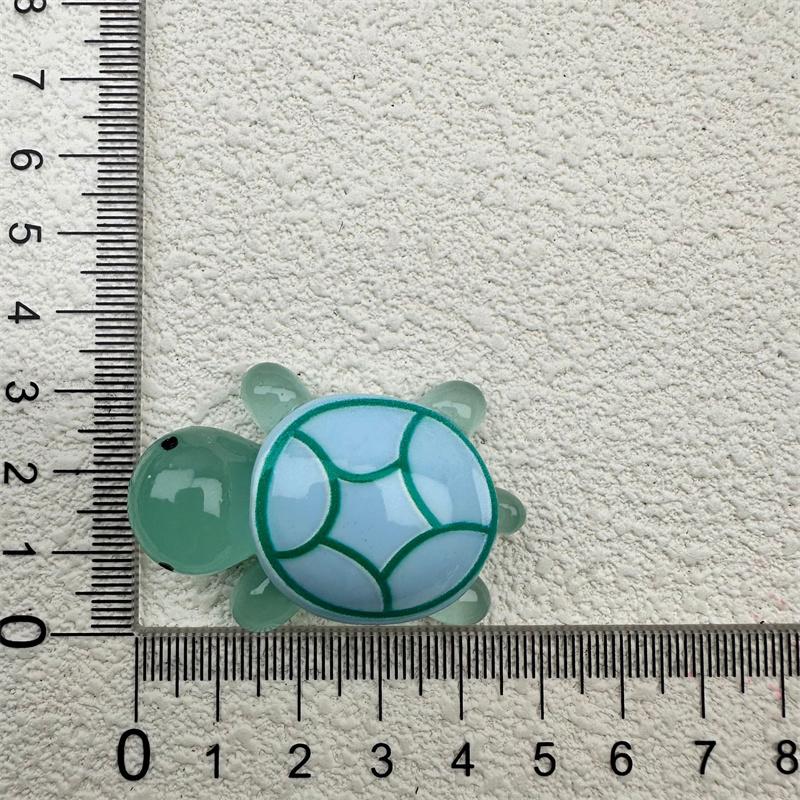 

Светящаяся маленькая черепашка Мультяшные украшения Маленькие игрушки Декоративные аксессуары Настольные декоративные украшения Украшения для автомобиля