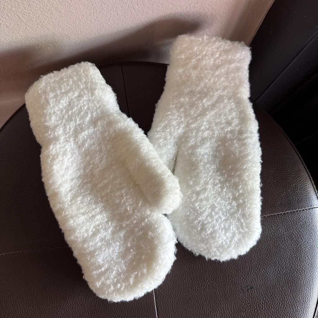Cute Plush Mittens Fashion Winter Warm Full Fingers Gloves Sweety Bow Women Outdoor Thicken Knitted Windproof Gloves Girls Gift