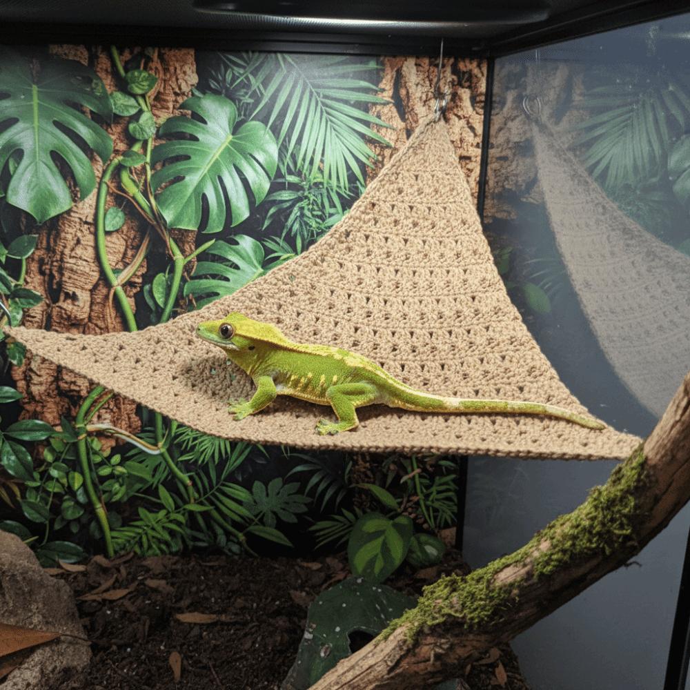 Suction Cup Pet Climbing Net Breathable Mesh Reptile Mesh Hammock Lizard Hammock  Pet Resting