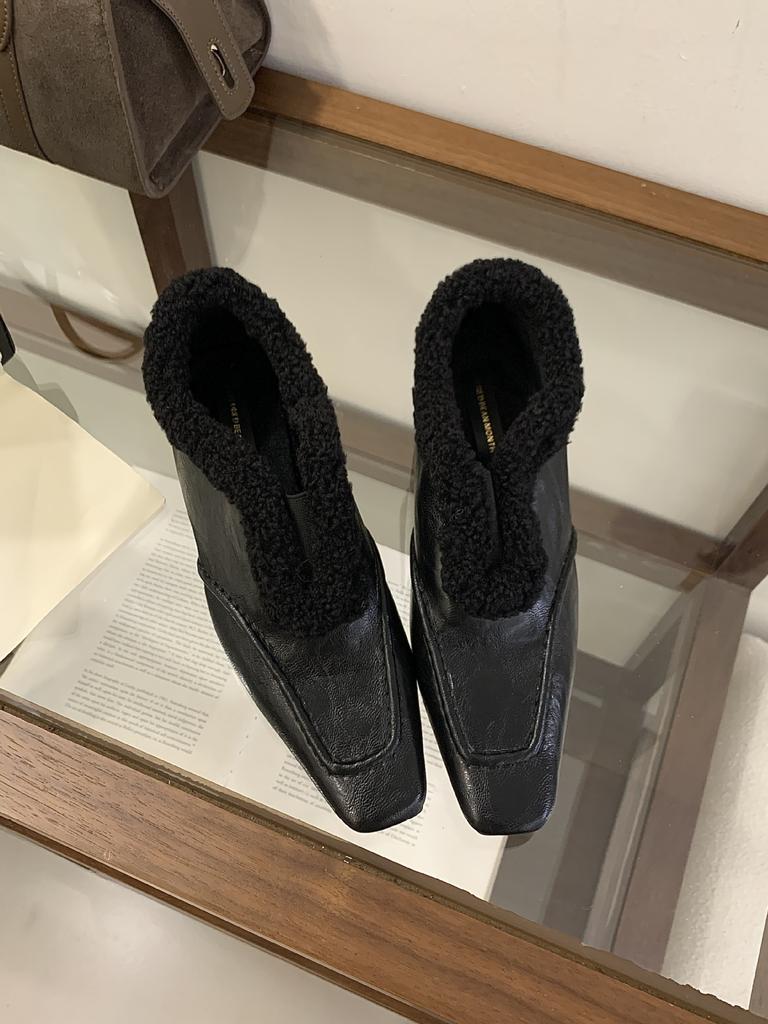 2025 autumn and winter new small square head fluffy soft sole deep mouth lace up commuter work women's single shoes