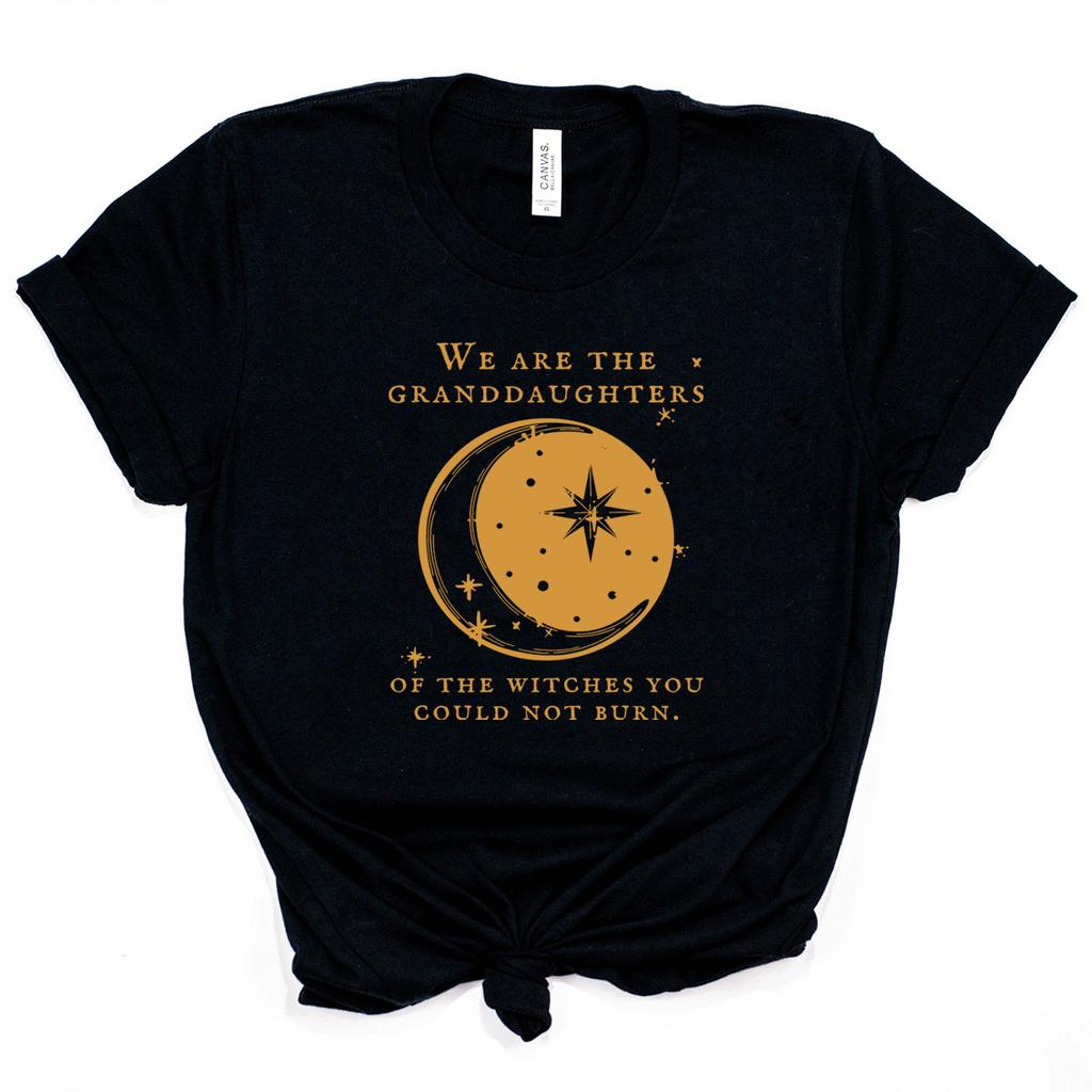 Siamo le Nipoti delle Streghe Maglietta Maglietta della Strega di Salem Maglietta Mistica Femminista Abbigliamento Witchy Top di Halloween Regalo
