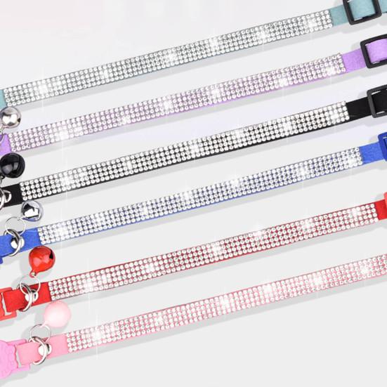 Colier pentru animale de companie Rochie cu stras incrustat Reglabil pentru rupere Animal de companie Pisici Caini Gulere cu clopot