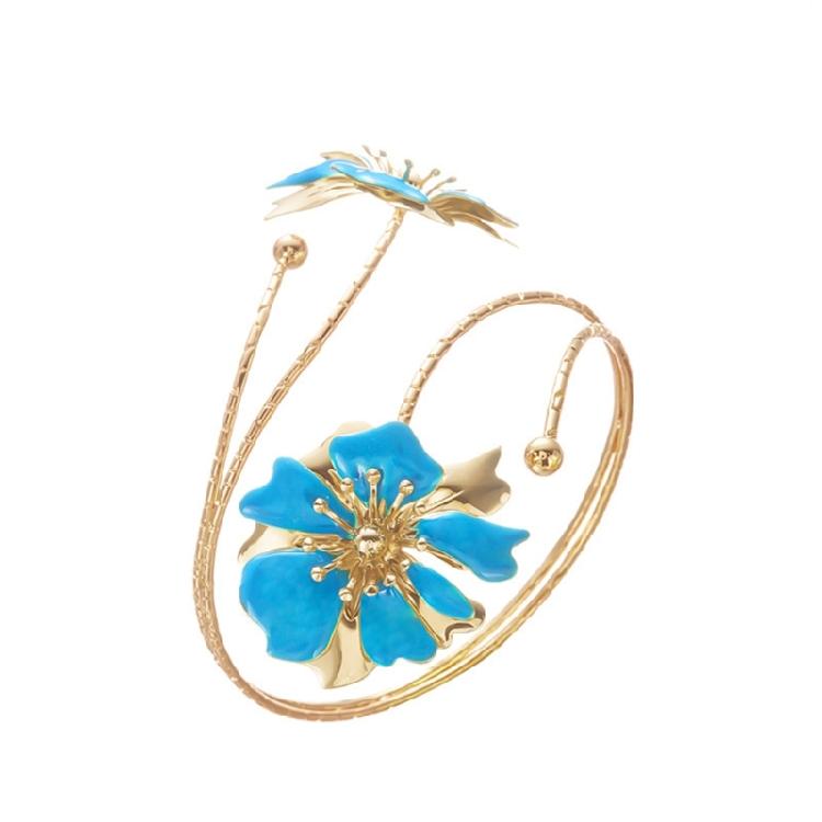 Verstellbares Armband mit naturinspiriertem, aufwendig gearbeitetem 3D-Blütenblattmuster – ein Must-have für jeden Boho-Look.