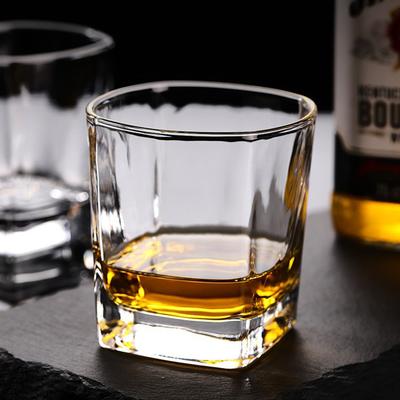 Lot de 2 verres à bière classiques transparents à fond épais, 235 ml, pour whisky, cocktail, whisky, cognac, Bacardi