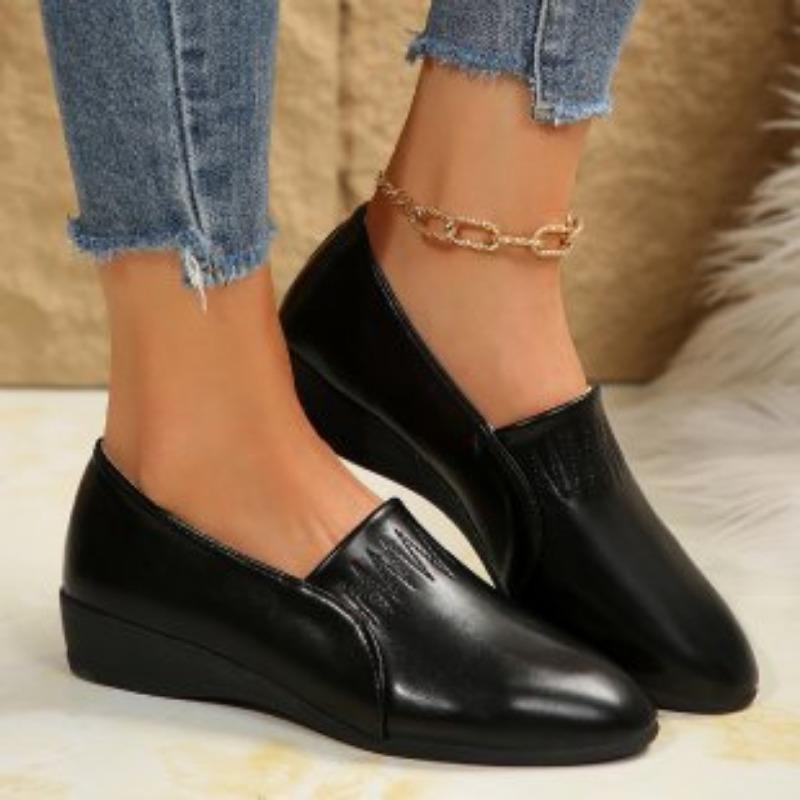 Autumn new large size versatile mother shoes low heel Doudou shoes soft sole comfortable breathable women's leather shoes