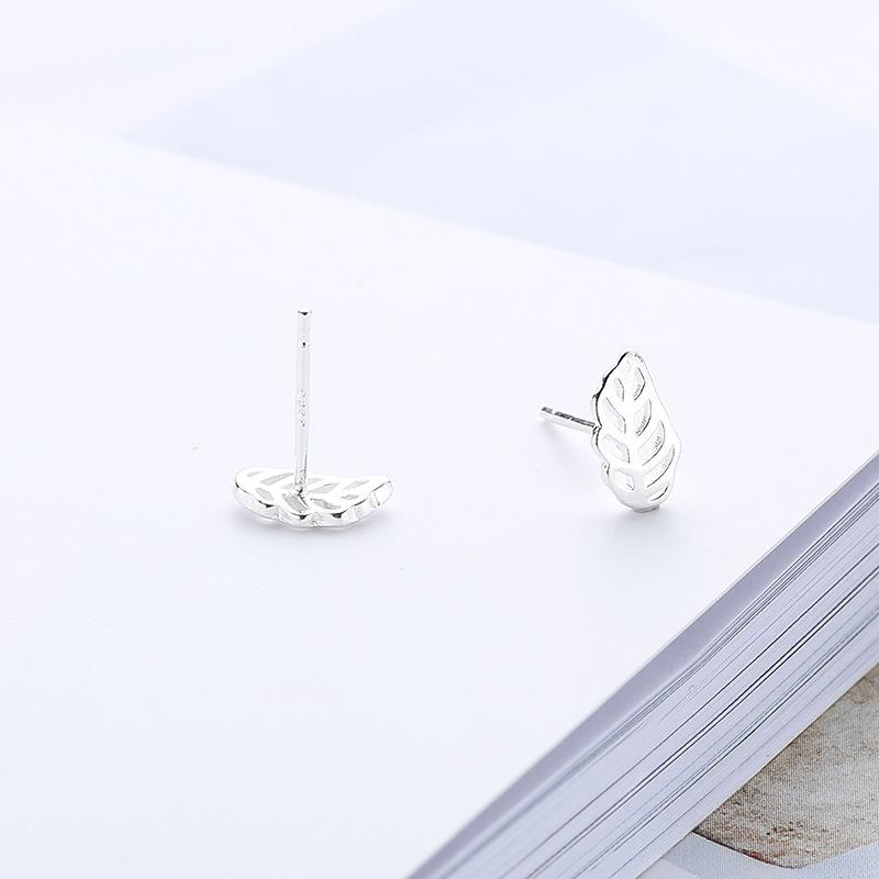 Leaf Stud Earrings Female Mori Fresh Hollow Leaf Brushed Earrings Niche Design Simple Literary Accessories