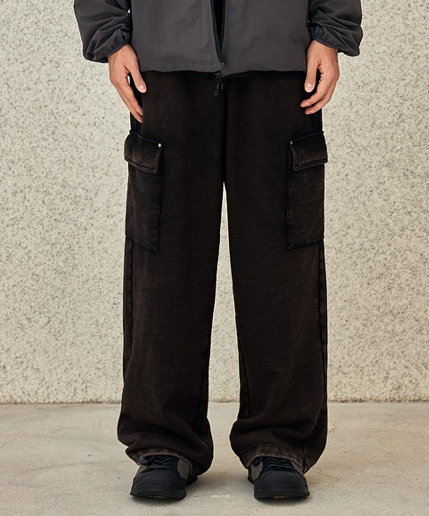 BALLUTE Washed Dying Cargo Sweat Pants (Black)