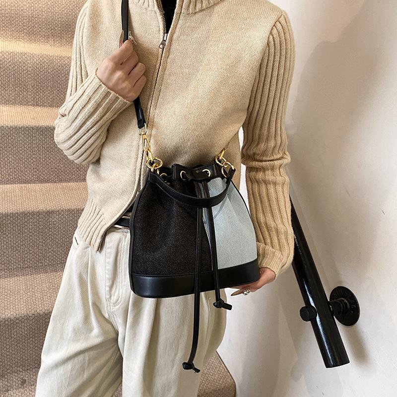 Winter new fashion niche popular contrasting colors pump belt bucket bag versatile portable shoulder women's bag