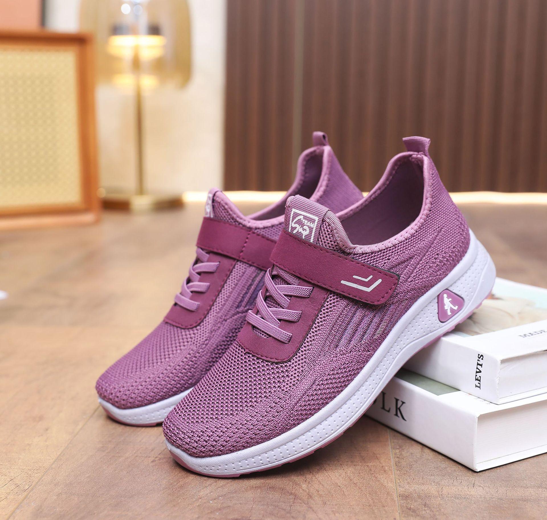 

2024 spring and summer women s shoes breathable flying woven walking shoes women s middle-aged and elderly casual sports non-slip cloth shoes 41 фіолетовий