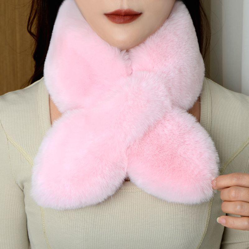 Neck Protector with Warm Leaves and Cute Fur Collar