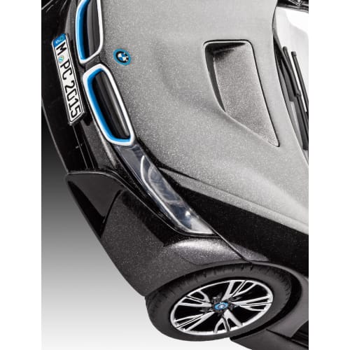 German Revell 1/24 scale BMW i8 plastic model