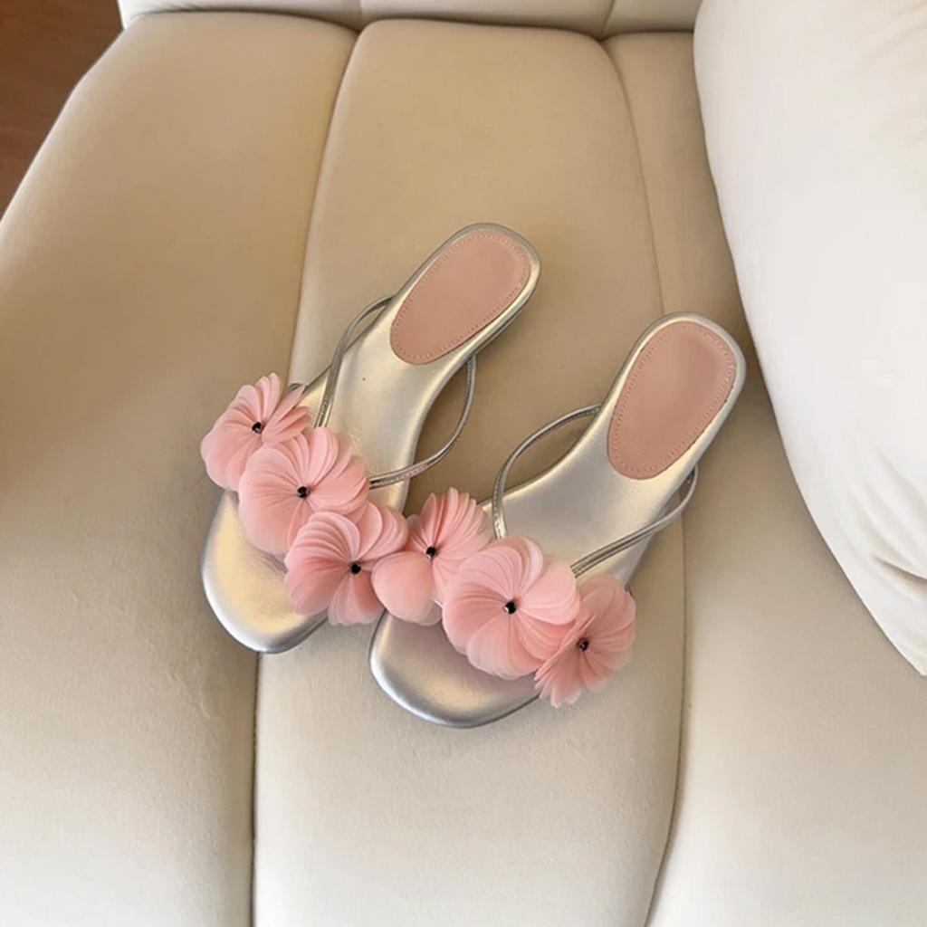 Temperament Flower Sweet Flip-flops Versatile Thick Heel Beach Cool Slippers