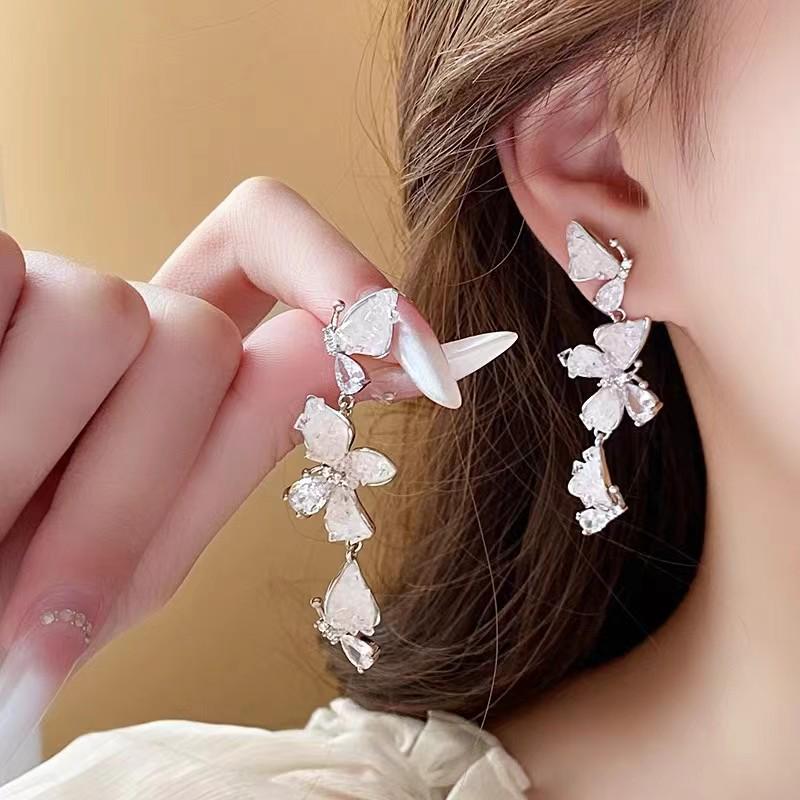 2024 Exquisite Crystal Butterfly Tassel Earrings – Luxury Fashion Studs for Women