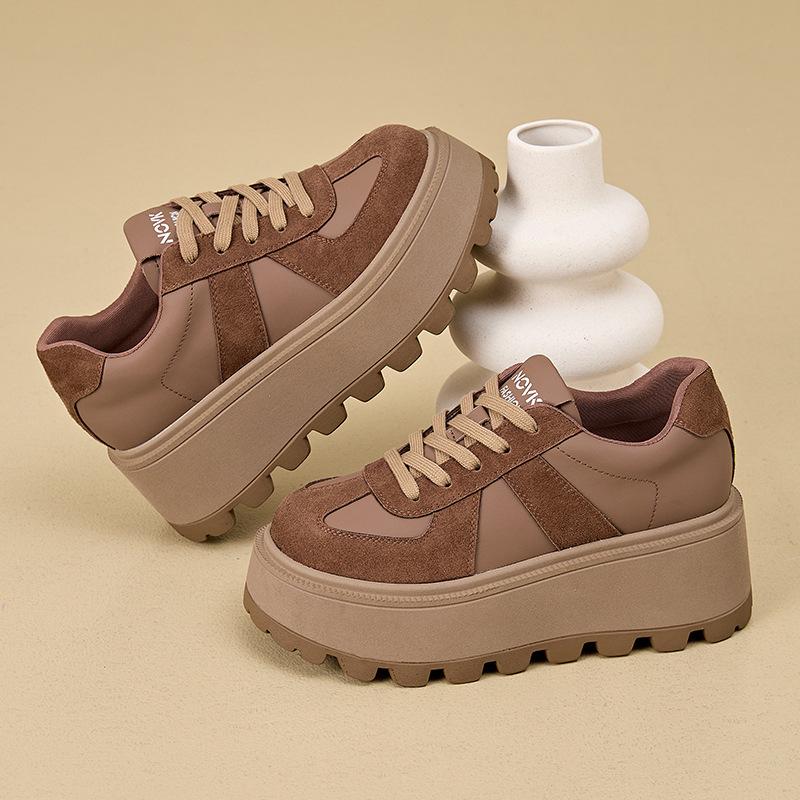 2025 autumn new velvet retro German training shoes women's muffin platform dad small inner height increase women's shoes 9238