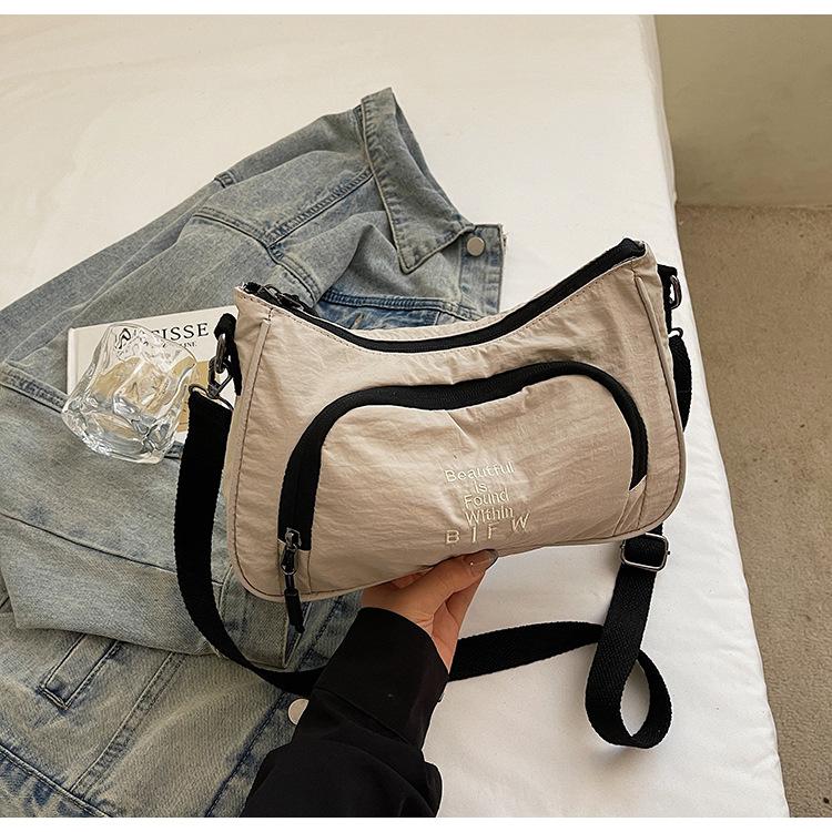 

Bags Women s Japanese Fashion Casual Shoulder Crossbody Bag 2025 New Casual Solid Color Light Commuter Canvas Bag
