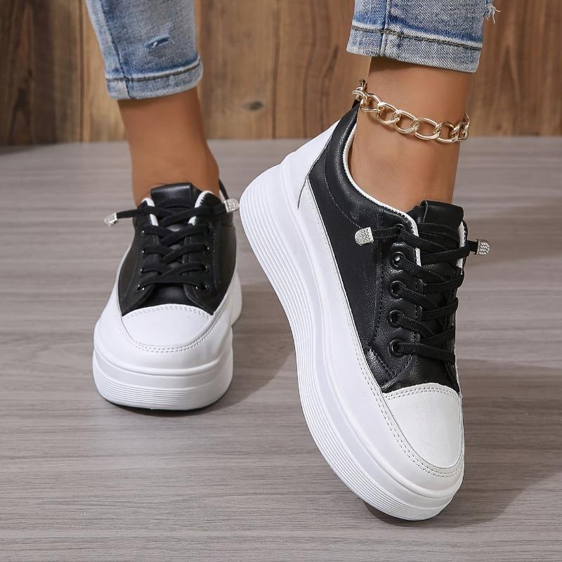 Women'S Fashion Thick Sole Sneakers, Chic Black and White Colorway, Ideal for Casual Attire, Suitable for Any Occasion