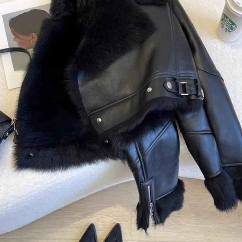 Black Fur Integrated Jacket Women's Short Winter Clothing New Thickened Thermal Locomotive Clothing Jacket Top