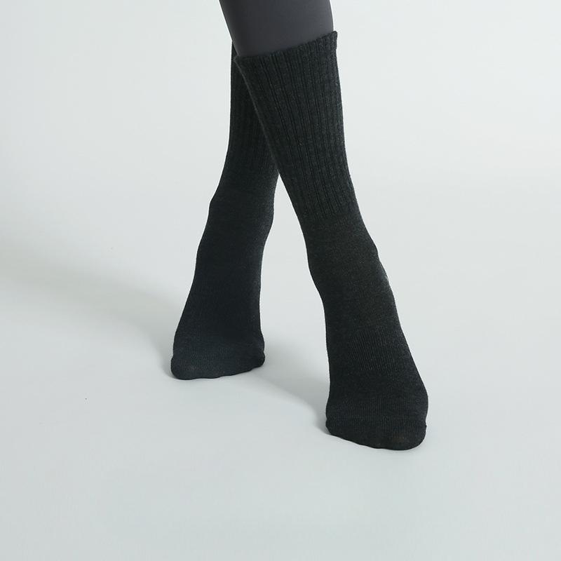 Women's Spring and Autumn Fitness Yoga Pilates Indoor Sports Non Slip Professional Cylinder Five Finger Socks