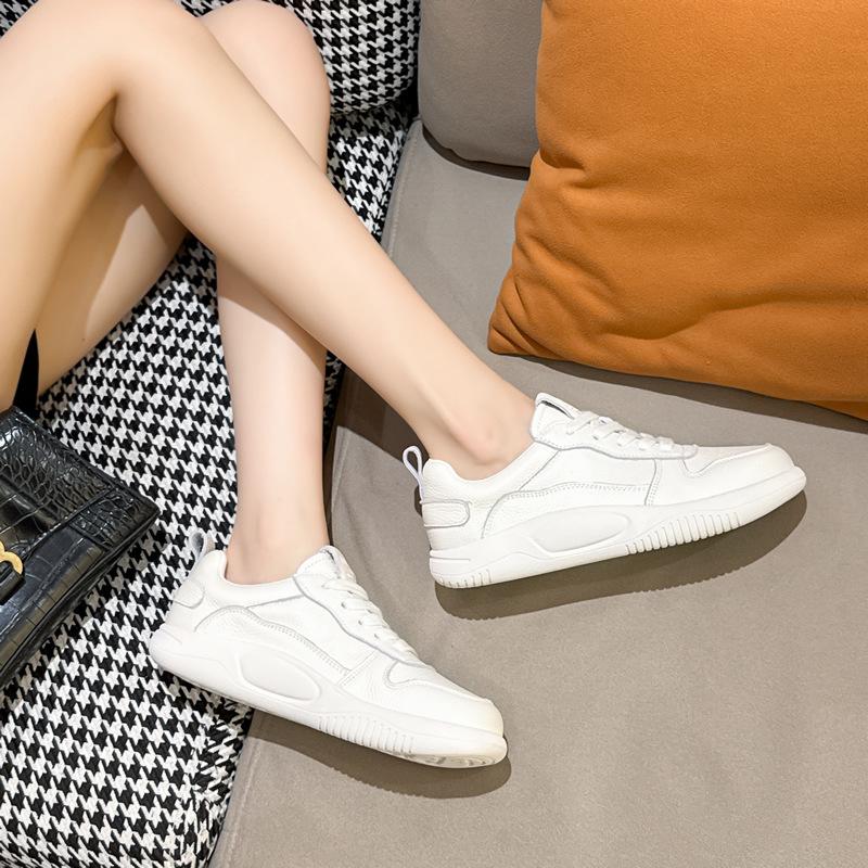 

Сетчатые дышащие кожаные маленькие белые туфли женские новые летние туфли-сетка с перфорацией, слипоны, плоская повседневная обувь для скейтборда 34