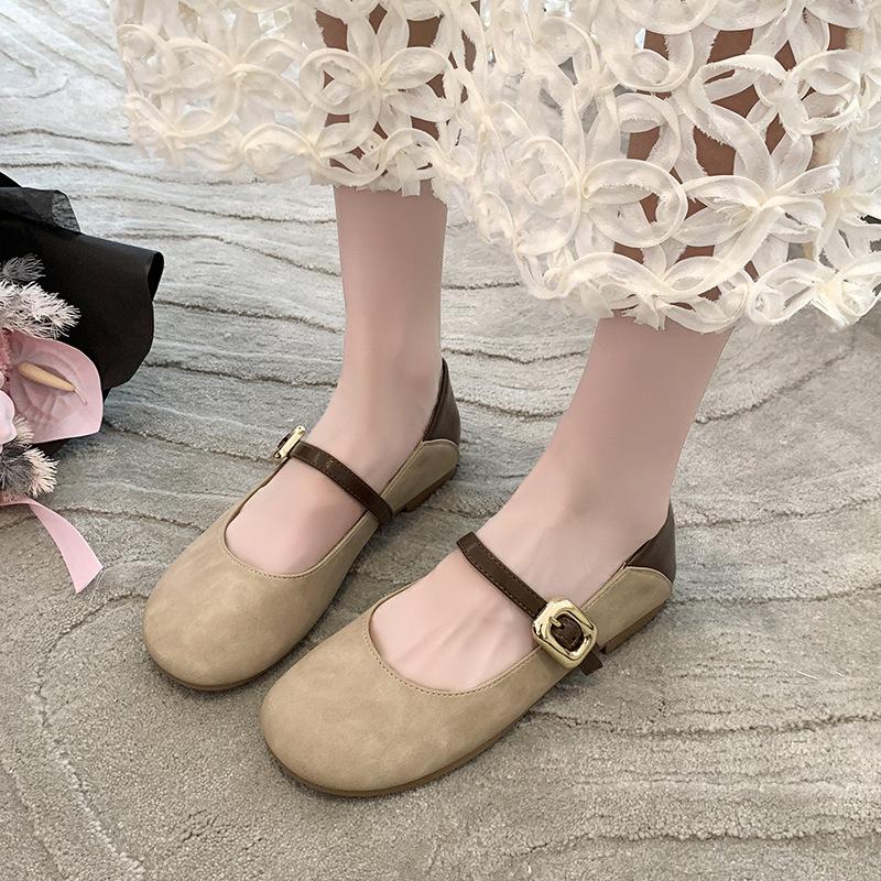 Retro style Mary Jane single shoes women's autumn 2025 new French with skirt flat bottom shallow mouth splicing small leather shoes
