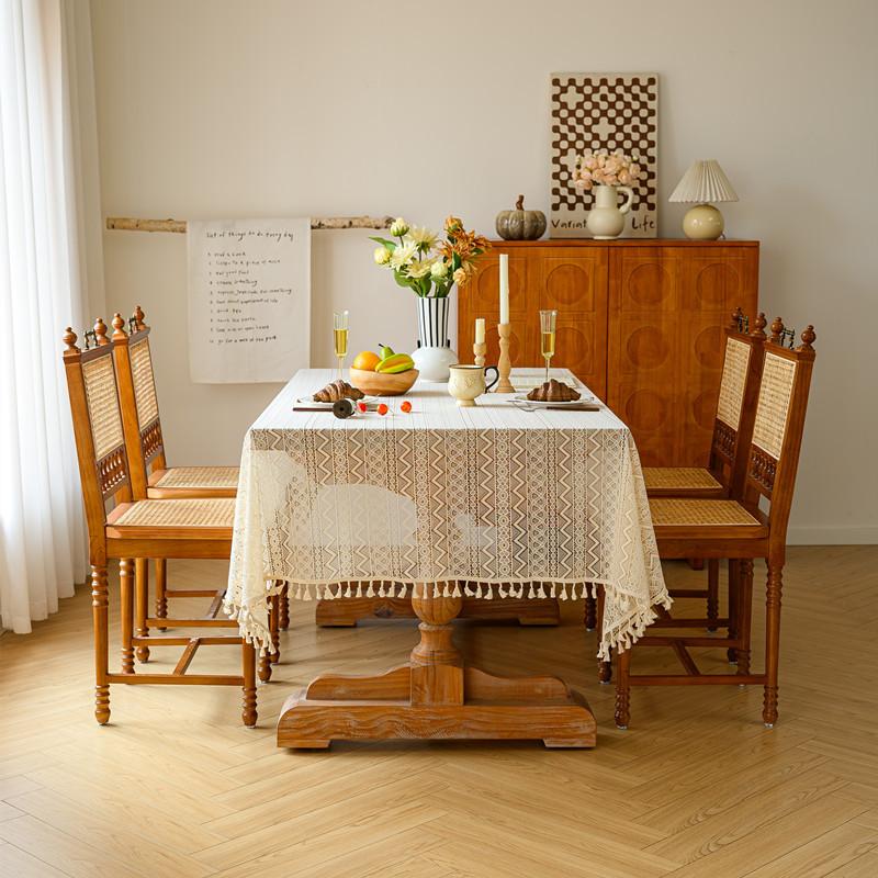 

French Lace Romantic Leaves Corrugated Hollow Flowers Fringed Tablecloth Table Cloth Wedding Decoration Generation 90x90CM