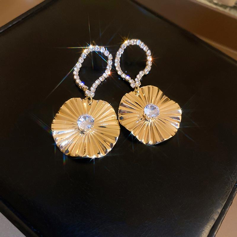 GemChic Women's Earrings Fashion Ear Stud Needle Embed Zircon Imitation Pearl Geometric Earrings Versatile Birthday Christmas Jewelry Gift