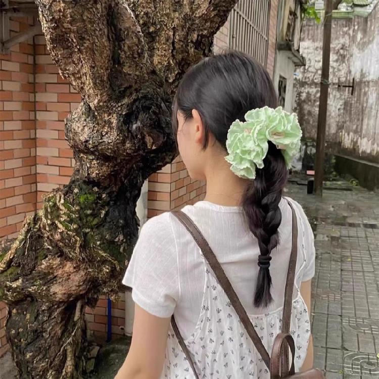 Luxurious Hair Accessory Pleated Hair Tie Elastic Hair Band Offering Comfort And Style For Women Embracing Stylish Look