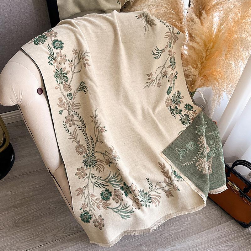Autumn And Winter Elegant Floral Scarf for Ladies - Soft Faux Cashmere, Warm And Comfortable Magnolia Flower Fringed Shawl, Breathable And Windproof