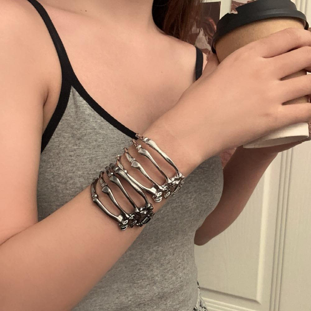 Trendy Punk Sliver Color Skull Ghost Claw Opening Bracelets Armband Wristband for Women Men Personality Designer Jewelry Gifts
