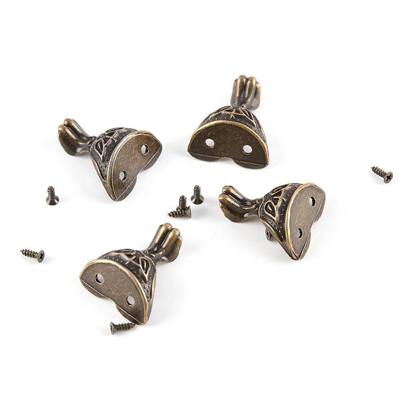 4ks Starožitná mosazná truhla na šperky Dřevěná krabička Skříňka s ozdobnými nožičkami Roh