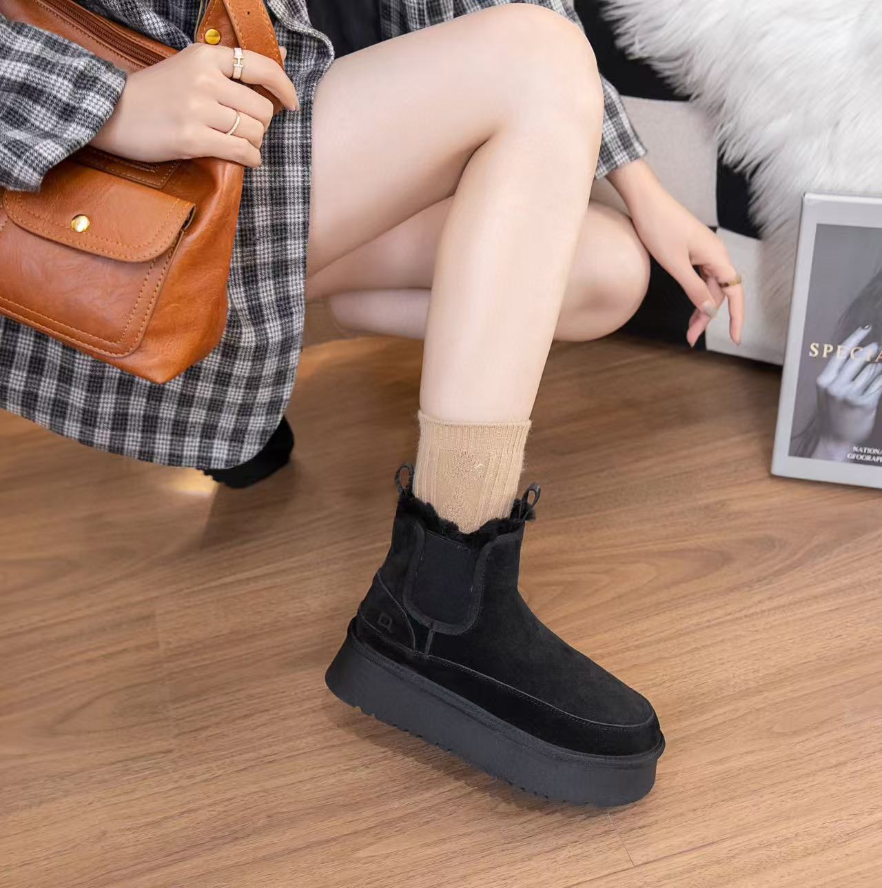 

Европейская станция 2025 зима кожаные ботинки на высокой платформе женские универсальные повседневные овчина мех интегрированные термохлопковые ботинки 40