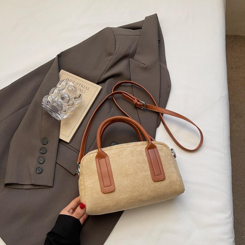 Niche Handbag Bag Women's New Fashion Retro Commuter Shoulder Pillow Bag Premium Messenger Bag