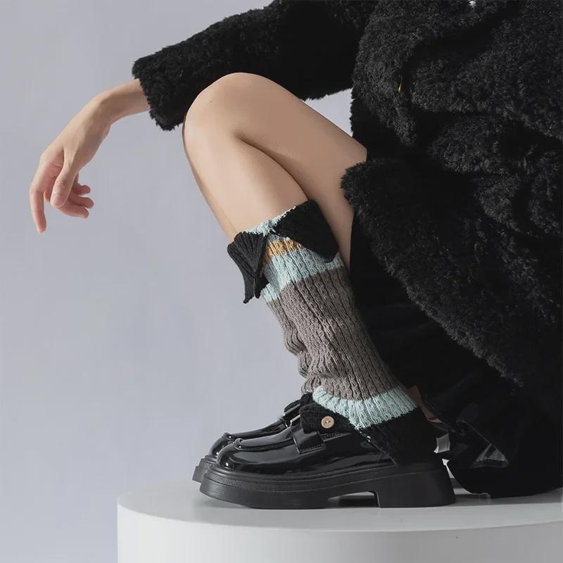 "Women's Japanese Style Striped Button Long Socks - Autumn/Winter Outdoor Warmth"