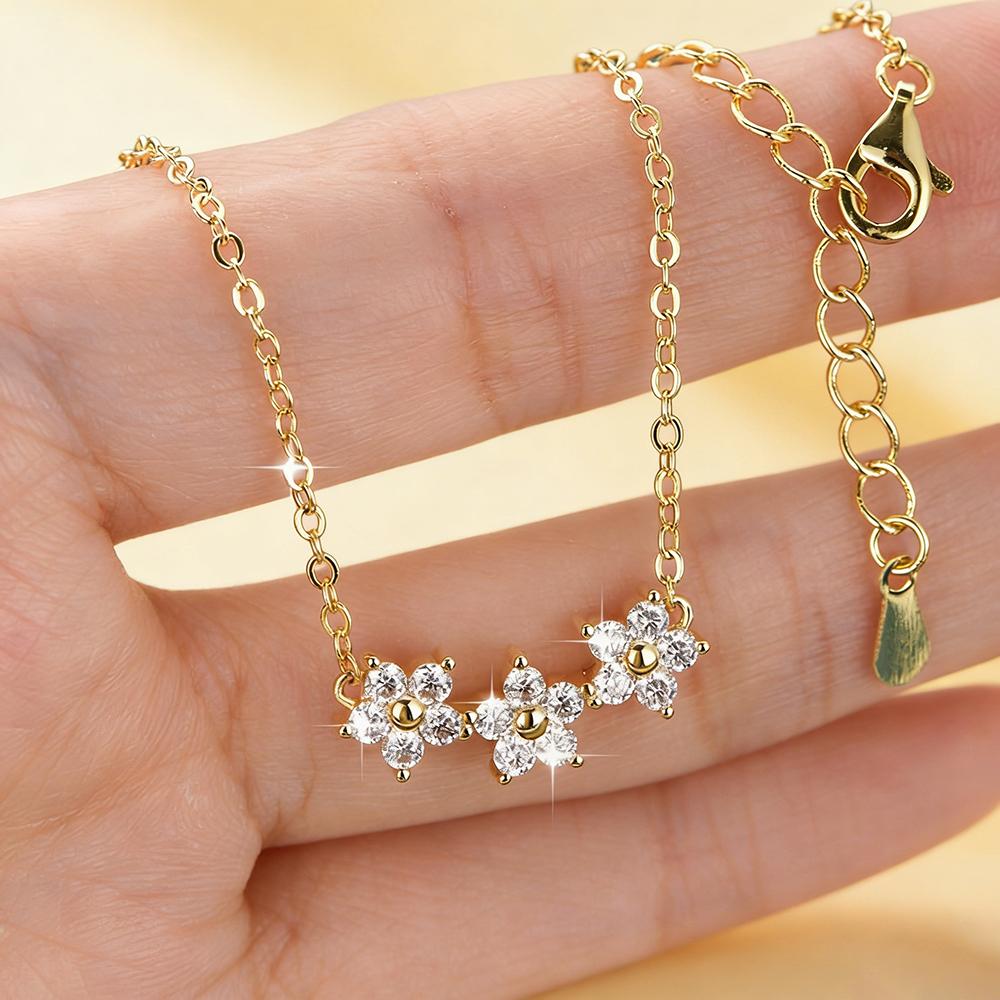 

Anziw Exquisite 2MM D Color Moissanite Clover Flower Pendant Necklace for Women Lucky Charm Gold Bonded Jewelry Valentine s Gift 45-50cm