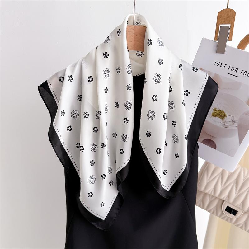 Simple Floral Temperament Printed Silk Scarf Square Scarf High-End Shawl Versatile Neck Small Square Scarf Headscarf