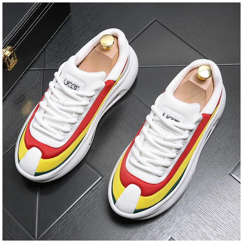 Mode Herr Sneakers Andningsbara Vita Röda Kanvas Skor för Man Casual Sport Andningsbara Herr Vulcaniserade Skor Lätta Nätmaterial Skodon